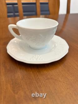 12 Pc Vintage Colony Harvest Grape White Milk Glass Plate Cup Saucer Set