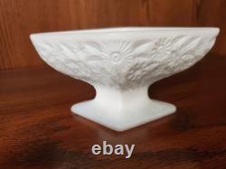 16 Pieces Collection of Vintage Milk Glass From Various Manufacturers. See Pics