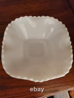 16 Pieces Collection of Vintage Milk Glass From Various Manufacturers. See Pics