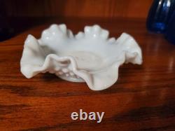 16 Pieces Collection of Vintage Milk Glass From Various Manufacturers. See Pics