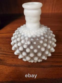 16 Pieces Collection of Vintage Milk Glass From Various Manufacturers. See Pics