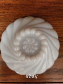 16 Pieces Collection of Vintage Milk Glass From Various Manufacturers. See Pics