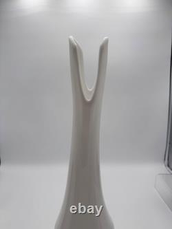 17.75 Milk LE Smith Glass Simplicity Pedestal Smoothie Swung Vase #1901 White