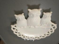 1901 Westmoreland Milk Glass Three Owls Platter 7 3/8 Diameter