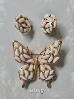 1966 Crown Trifari White Milk Glass Modern Mosaics Butterfly Brooch/earring Set