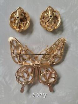 1966 Crown Trifari White Milk Glass Modern Mosaics Butterfly Brooch/earring Set