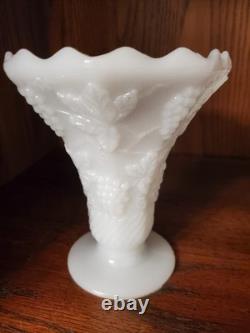 20 Pieces Milk Glass Set Grape Pattern Vintage Anchor Hocking