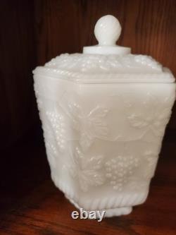 20 Pieces Milk Glass Set Grape Pattern Vintage Anchor Hocking