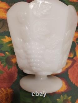 20 Pieces Milk Glass Set Grape Pattern Vintage Anchor Hocking