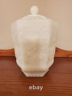 20 Pieces Milk Glass Set Grape Pattern Vintage Anchor Hocking