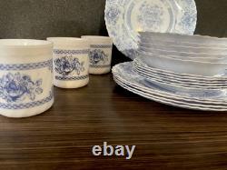 24 Pc Arcopal France Honorine Milk Glass Blue White Scalloped 6 Settings EUC