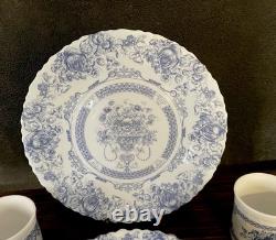 24 Pc Arcopal France Honorine Milk Glass Blue White Scalloped 6 Settings EUC