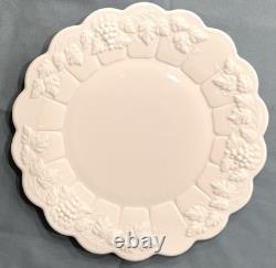 6 Vintage Westmoreland Paneled Grape Milk Glass Dinner Plates 10.5 Free Ship