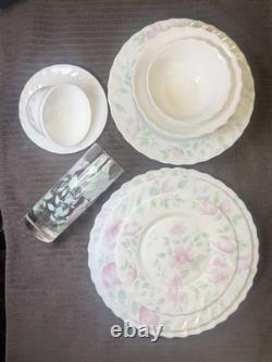 9pc Arcopal France VTG Florentine Plates, Bowls, Cups, Saucer & Glass White Milk