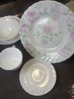 9pc Arcopal France VTG Florentine Plates, Bowls, Cups, Saucer & Glass White Milk