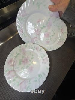 9pc Arcopal France VTG Florentine Plates, Bowls, Cups, Saucer & Glass White Milk