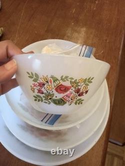 Acropal France Set of 4 White Milk Glass Nesting Bowls Partridge Floral Pattern