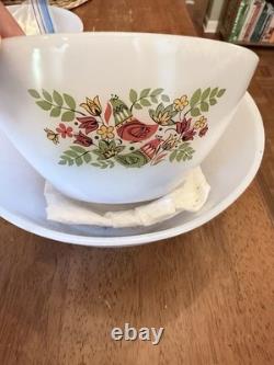 Acropal France Set of 4 White Milk Glass Nesting Bowls Partridge Floral Pattern