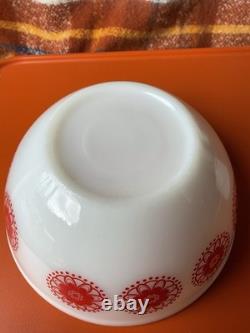 Agee Pyrex 4 Mixing Bowl Set Doily Pattern 1970