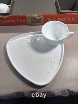 Antique Indiana Milk Glass Smart Set Snack Set 4 Cups & 4 Plates in Original Box