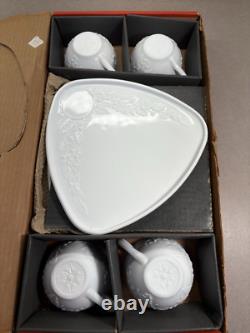 Antique Indiana Milk Glass Smart Set Snack Set 4 Cups & 4 Plates in Original Box
