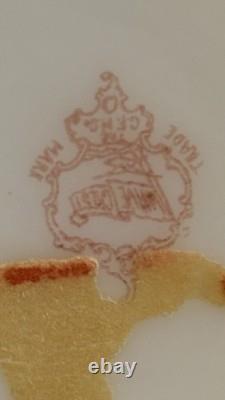 Antique Wave Crest CF Monroe Puffy Eggcrate Hinged Glass Trinket Box Flowers