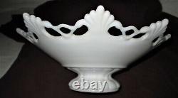 Antique Westmoreland Lace Classic Kitchen Banana Fruit Milk Glass Art Stand Bowl