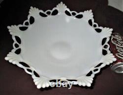 Antique Westmoreland Lace Classic Kitchen Banana Fruit Milk Glass Art Stand Bowl