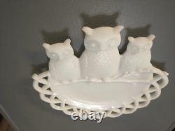 Antique Westmoreland Milk Glass Three Owls Platter 7 3/8 Diameter