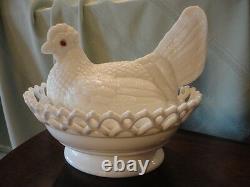 Atterbury Oval Milk Glass Hen On Nest Glass Eyes 7t Antique