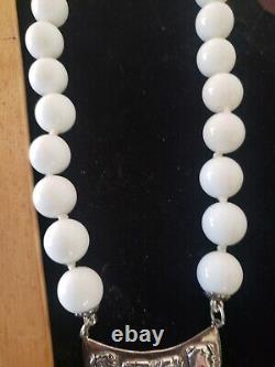 Beautiful 925 and milk glass bead necklace