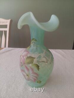 Beautiful Fenton Opaline Clematis Diamond Optic Trellis Vase