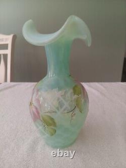 Beautiful Fenton Opaline Clematis Diamond Optic Trellis Vase