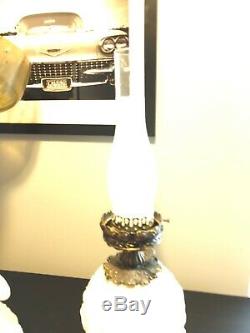 Beautiful Vintage Fenton GWTW Poppy White Milk Glass 24 Table Lamp