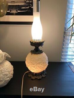 Beautiful Vintage Fenton GWTW Poppy White Milk Glass 24 Table Lamp