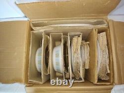 Boxed Pyrex Matchmaker Dinner Service Set 25 Pieces Vintage JAJ 1960s 777 BNIB