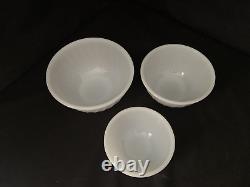 COMPLETE Set of 5 Vintage Fire King White Swirl Mixing Bowls With Rare 5 Bowl