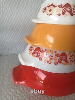 Complete set of 4 Pyrex Friendship Cinderella Mixing Bowls 441 442 443 444