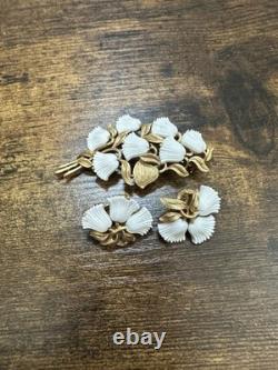 Crown Trifari White Milk Glass Tulip Flower Brooch & Clip On Earrings SetREAD