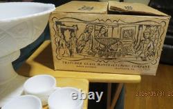 EARLY AMERICAN McKEE THE CONCORD MILK GLASS 14 pc PEDESTAL PUNCHBOWL SET with BOX