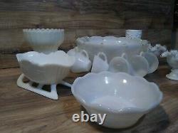 EXCELLENT Milk Glass Collect VINTAGE GRAPES Punch Bowl SET 12 cups Lace Gravy