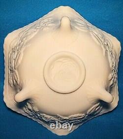 EXQUISITE Large Antique Gorgeous 3 Leg Milk Glass Fruit/ Serving Bowl/Compote