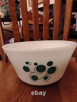 FEDERAL ATOMIC DOT, RARE 5- Piece NESTING BOWLS NEAR MINT CONDITION GORGEOUS