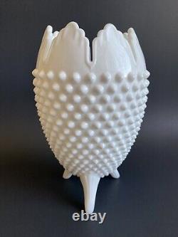 FENTON Milk Art Glass 3 Toed Hobnail Vase 8,5H Egg Shape RARE