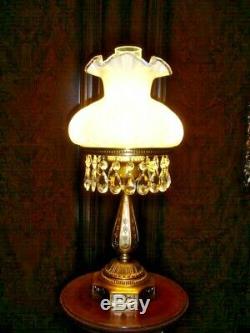 FENTON SILVER CREST MILK GLASS RARE LAMP, MINT. Student Lamp