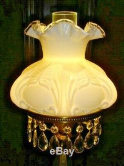 FENTON SILVER CREST MILK GLASS RARE LAMP, MINT. Student Lamp