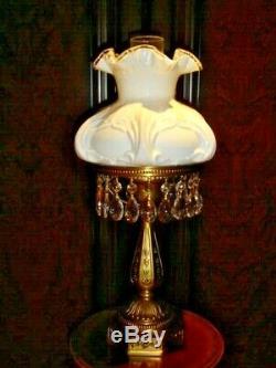 FENTON SILVER CREST MILK GLASS RARE LAMP, MINT. Student Lamp