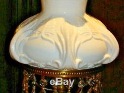 FENTON SILVER CREST MILK GLASS RARE LAMP, MINT. Student Lamp