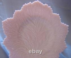 FENTON11.5CAKE PLATEMINT+PERFVINTAGE50sPASTEL PINK MILK GLASSLEAFHANDLED