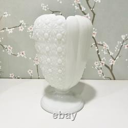Fenton Cupped Daisy Button Vase Vintage Perfect Condition Milk Glass 1950s
